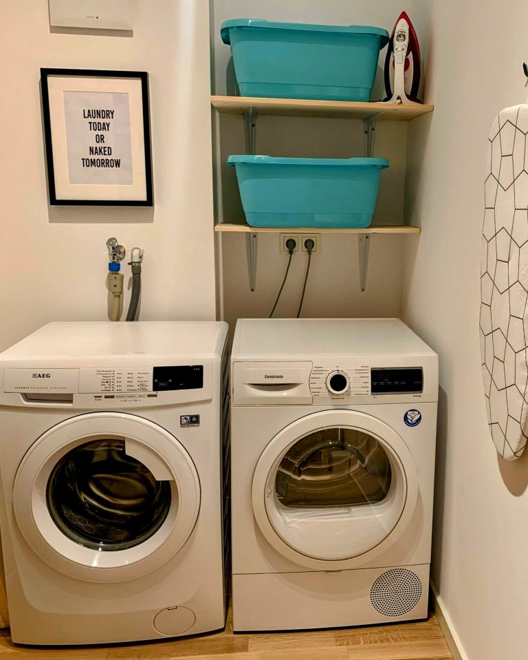 6456D021-E764-4837-9533-6787CB91AF0C