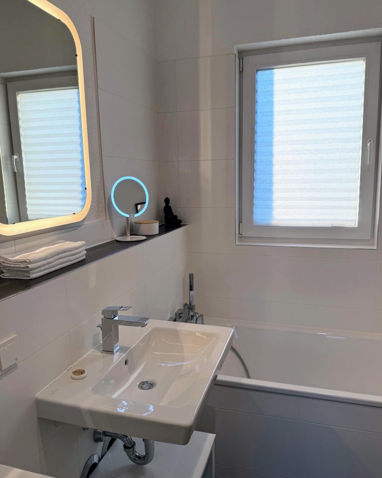 66566D9B-9941-4CEA-9CB9-F8389AC450C3