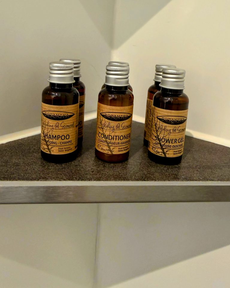 D33C74AA-C5D4-4E24-8F04-18DEDBD56612