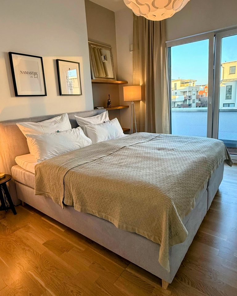 E605FEC3-1108-4957-B7D8-74CA2F6EB0D3