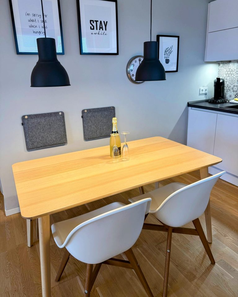 EC46A672-326B-41A0-82CA-0CE8A9B5951C